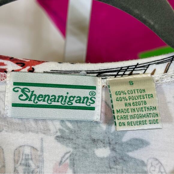 Shenanigans, Vintage Floral Print Top. Size Small. In excellent condition! - Picture 3 of 5